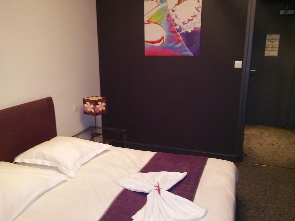 Homtel Le Parc Hotel Allevard Bilik gambar